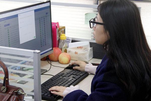 女性跷二郎腿很舒服吗,女性长期翘二郎腿会有哪些危害