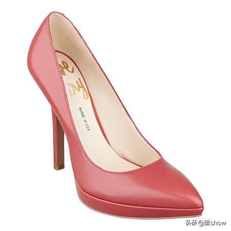 什么品牌高跟鞋好穿又不累脚,什么牌子的高跟鞋比较好穿