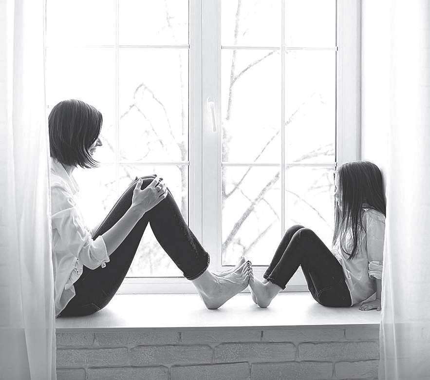 女子生下孩子两个月后自杀，三年后孩子变脑瘫