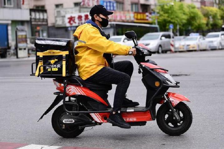 支持快充续航200km电动摩托车,续航300公里最便宜的电摩推荐