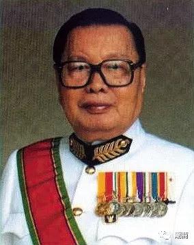 娼晢鐧芥墜璧峰澶╀笅娼晢,娼晢娼晢