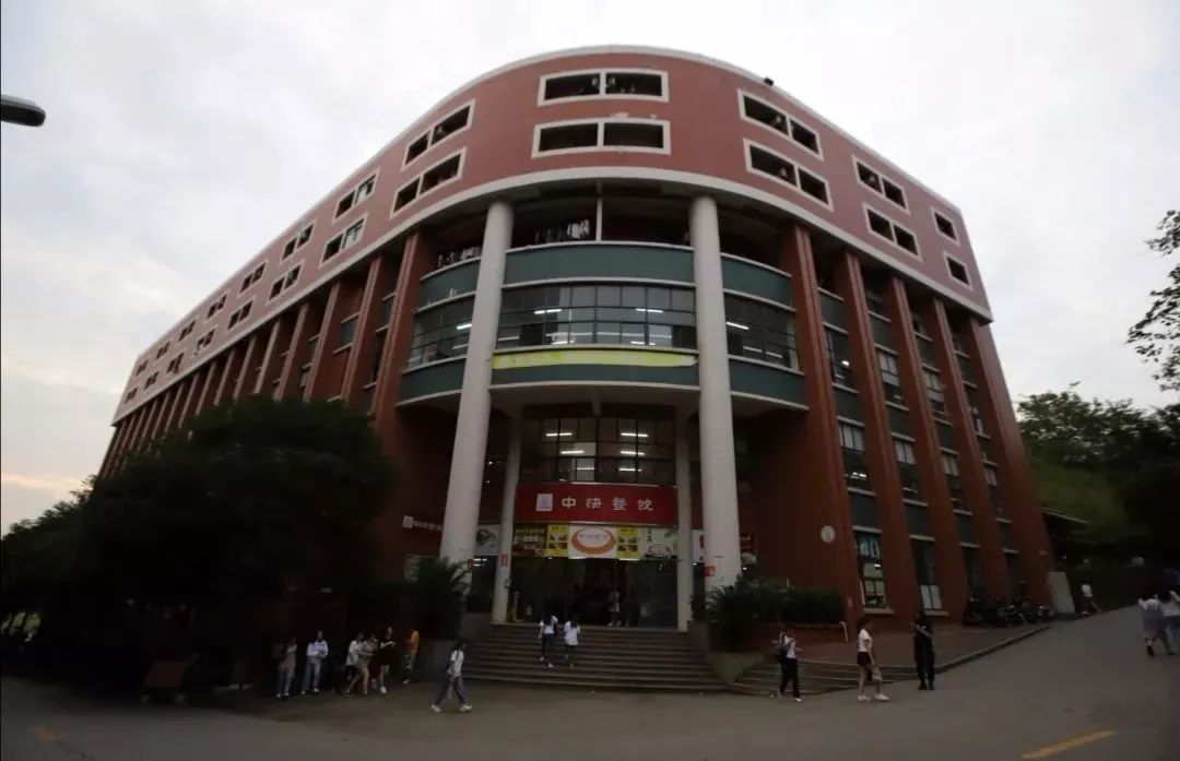 广州华商职业学院专科三年制,广州华商职业学院招不招夏季高考