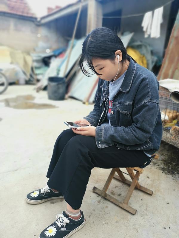 13岁女孩突发怪病脸变长,14岁少女患怪病面容苍老如老妇