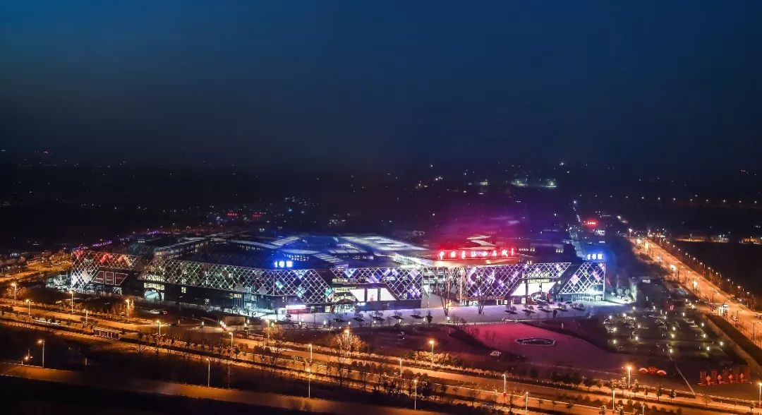 闻名世界！从提篮小卖到“流浪地球”，这，就是东海水晶