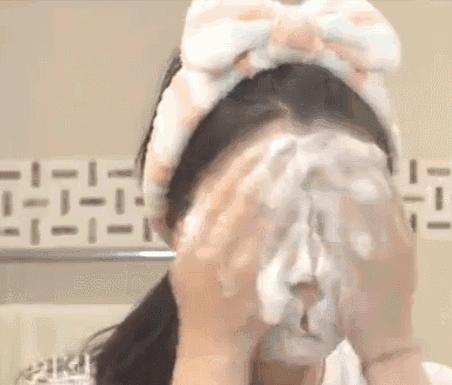 硅胶洁面仪的正确使用方法,硅胶洁面仪和手动洁面仪