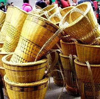 原创散文：鄂西乡村，山路崎岖，人们练就了一身背的功夫