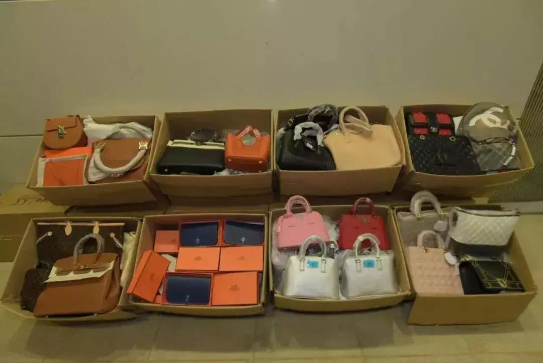 在香港购物回来还要过关吗,在香港买奢侈品会不会遇到假的