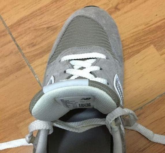 穿鞋子往一侧歪怎么办怎么矫正,穿鞋子鞋舌往一侧歪怎么办