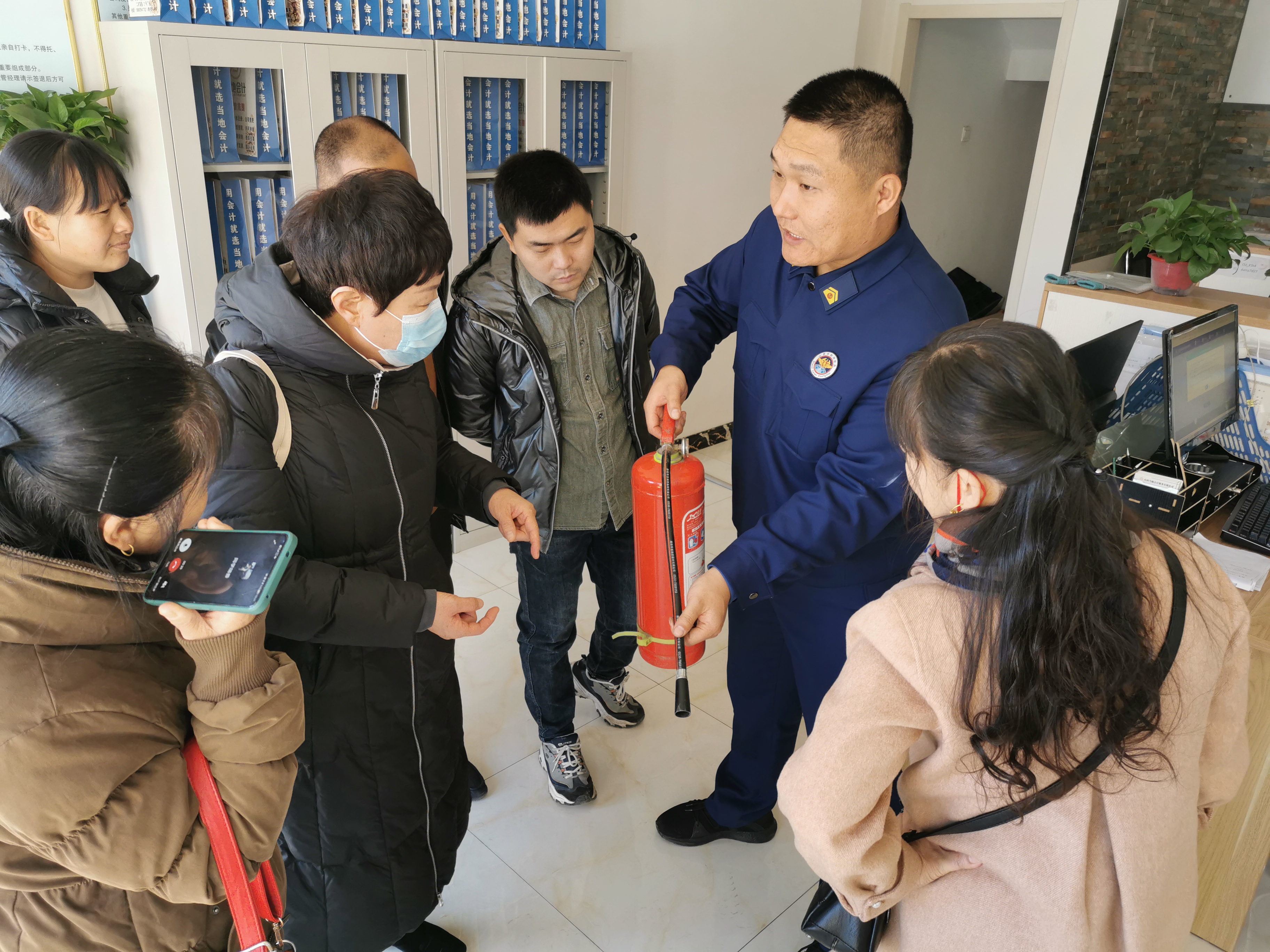 消防灭火器使用口诀,灭火器消防步骤口诀