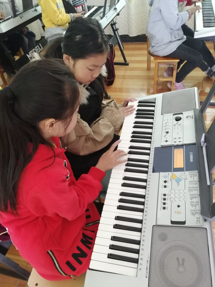 “多彩社团活动，丰富校园生活”马蹬一小社团活动