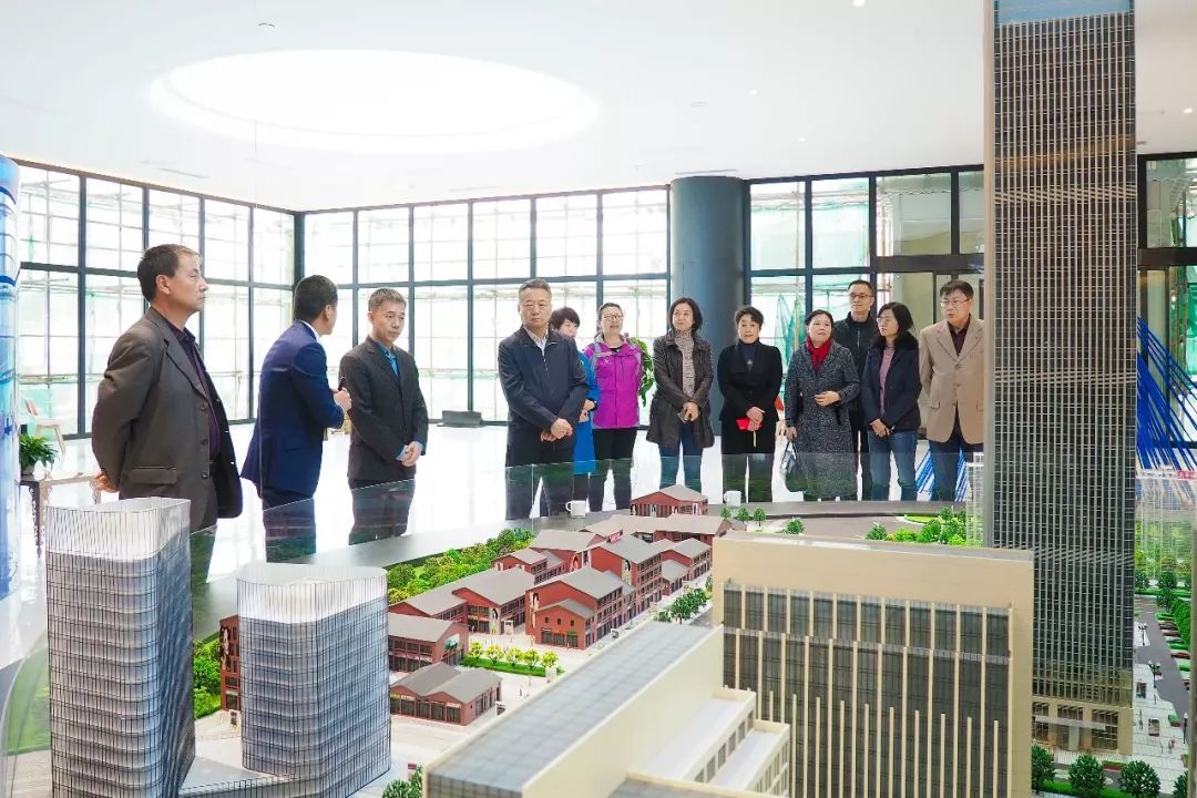 鏂扮枂绮补闆嗗洟寮犱紵,鏂扮伯闆嗗洟寮犱紵鐜扮姸