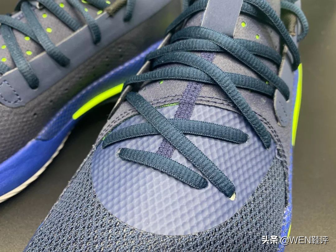 致敬粉丝！鞋面、中底再升级，库里7*开代**箱解读，你觉得如何？