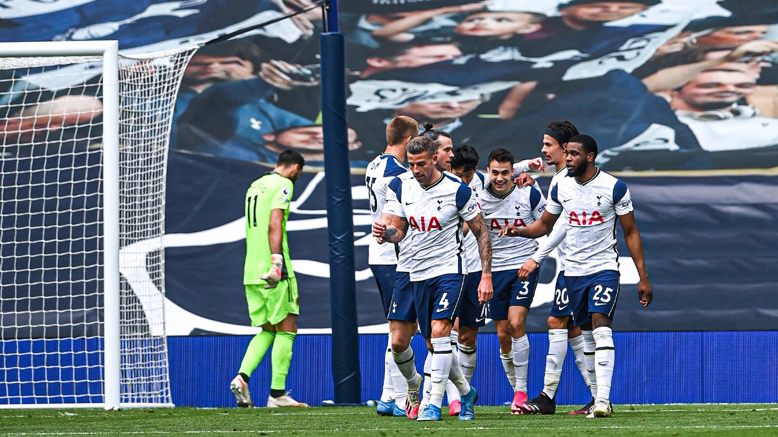 热刺6:1曼联凯恩,热刺决赛前解雇穆帅凯恩