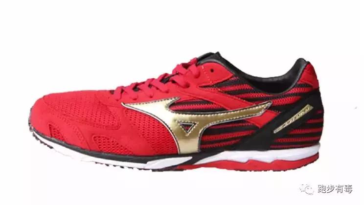 跑步必备的8件装备,跑步三年装备详解