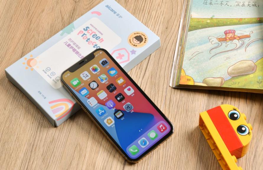 钢化膜可以既防窥又护眼吗,钢化膜真能防指纹