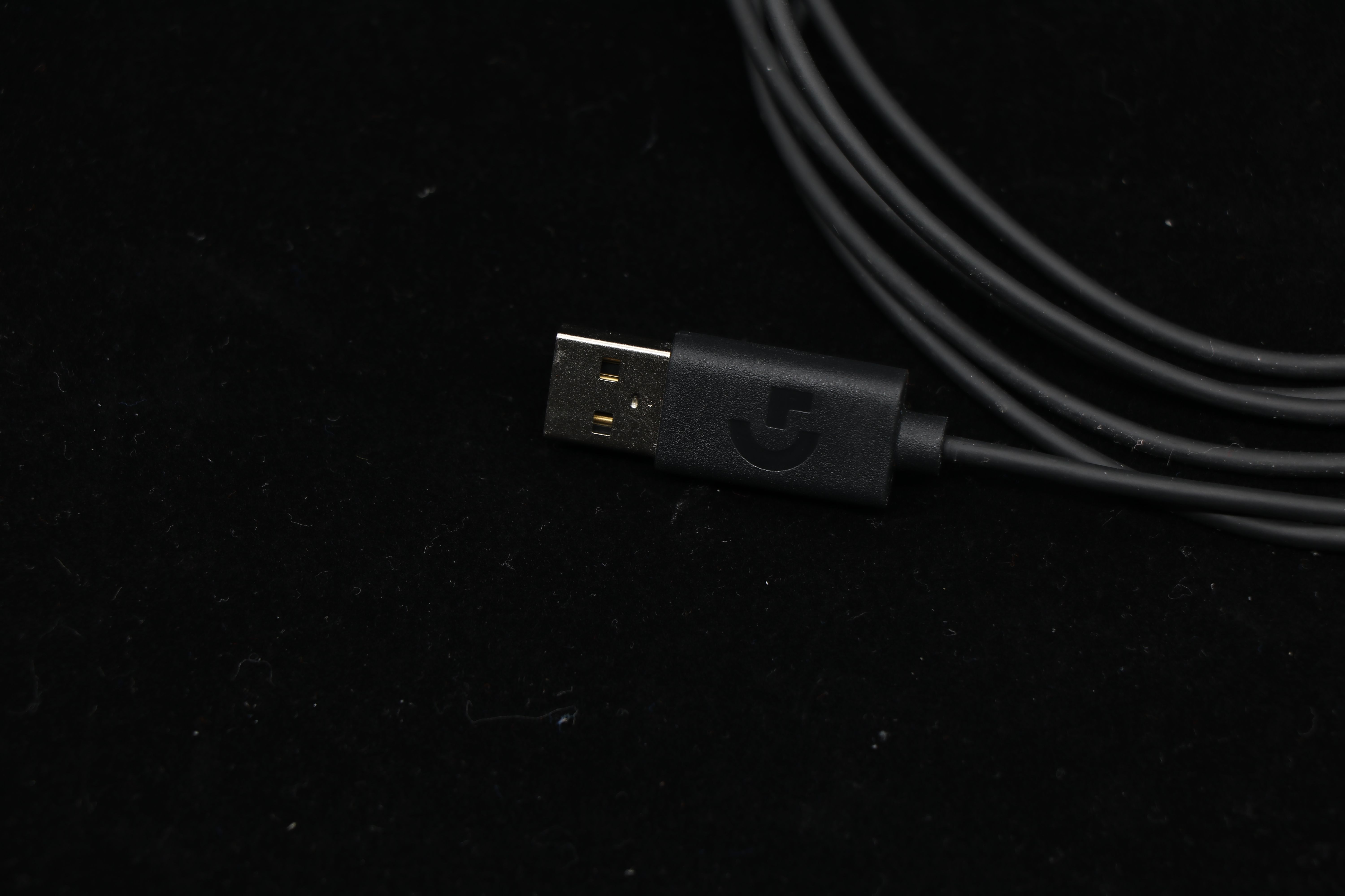 与罗技g102二代媲美的鼠标有哪些,罗技g102是大鼠标还是小鼠标