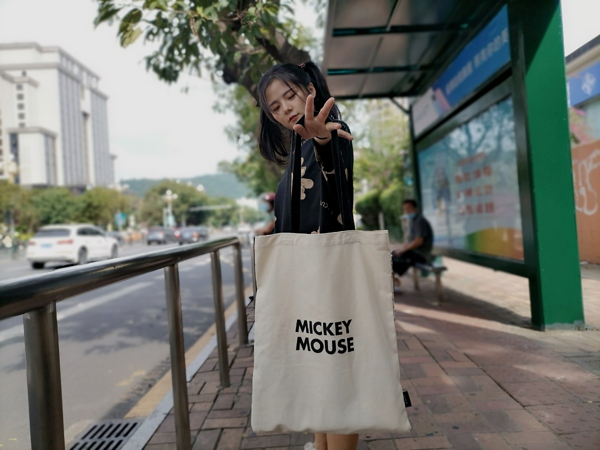 好看又实用的帆布包推荐,旅行必备的斜挎包推荐