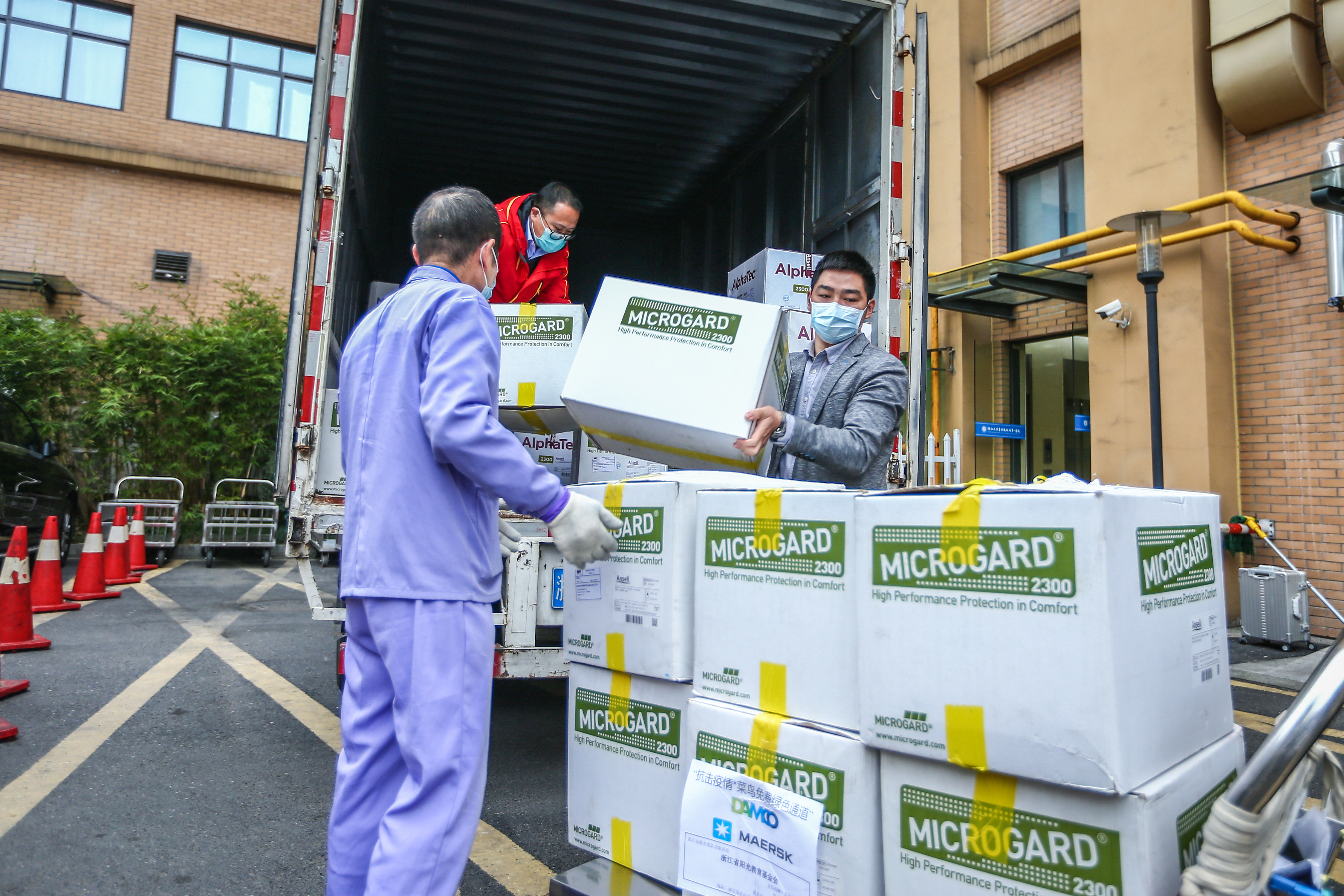 我在巴西采购10吨防护服：难辨真假差点放弃，被40万运费吓退