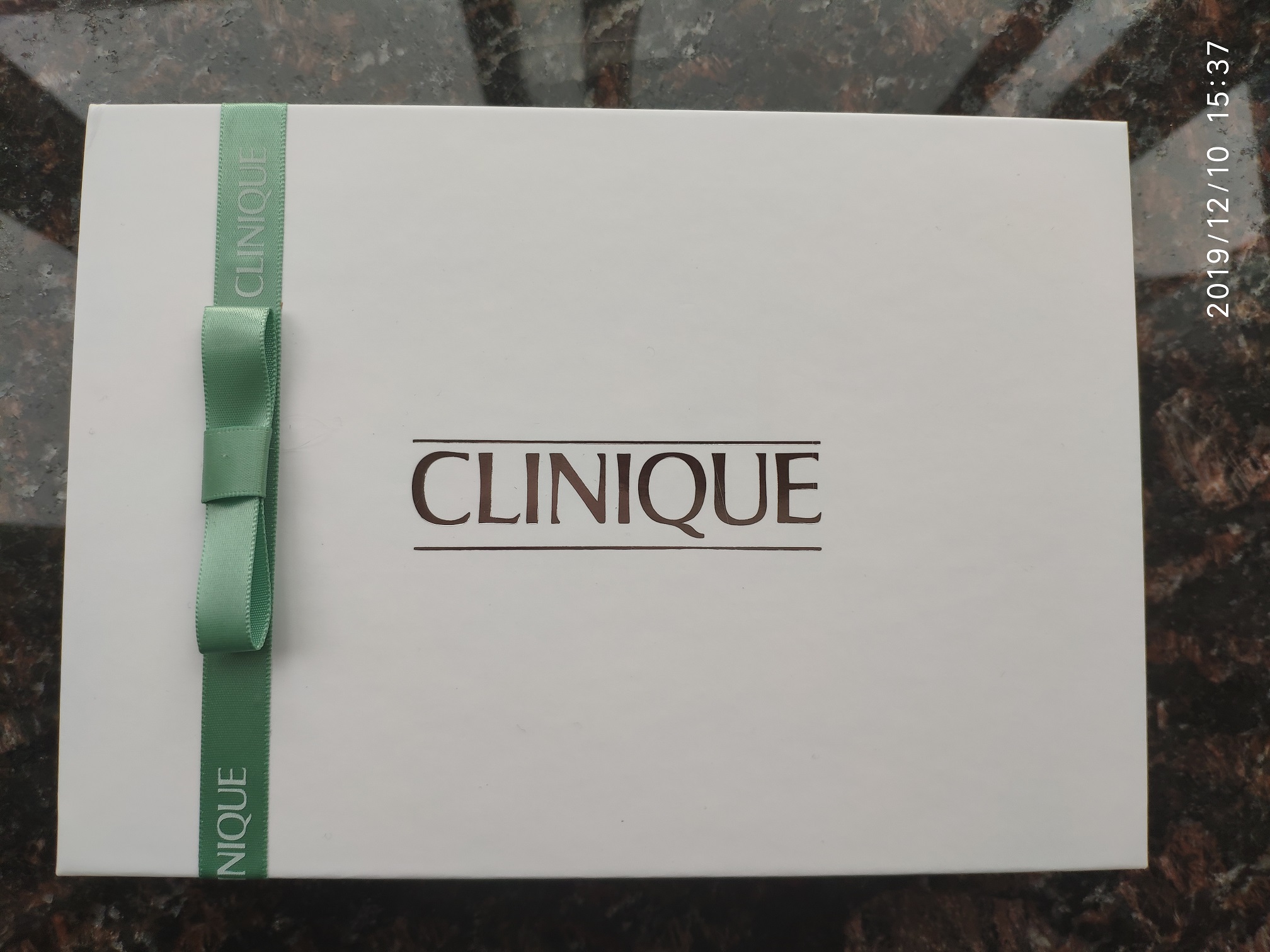 倩碧带芯黄油哪个好,倩碧黄油买有油还是无油