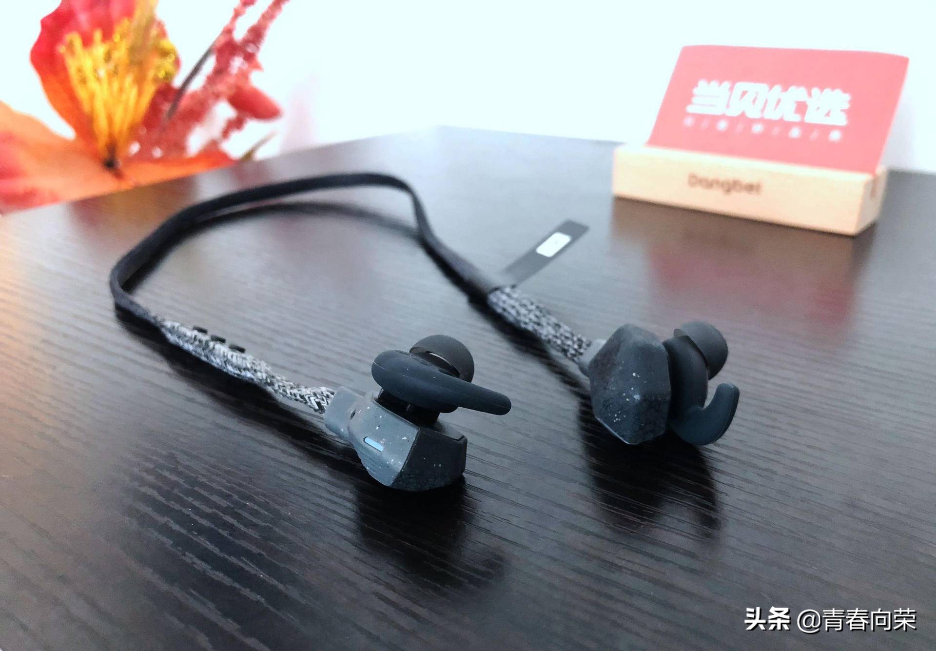 来自阿迪达斯的跨界暴击！AdidasFWD-01蓝牙运动耳机