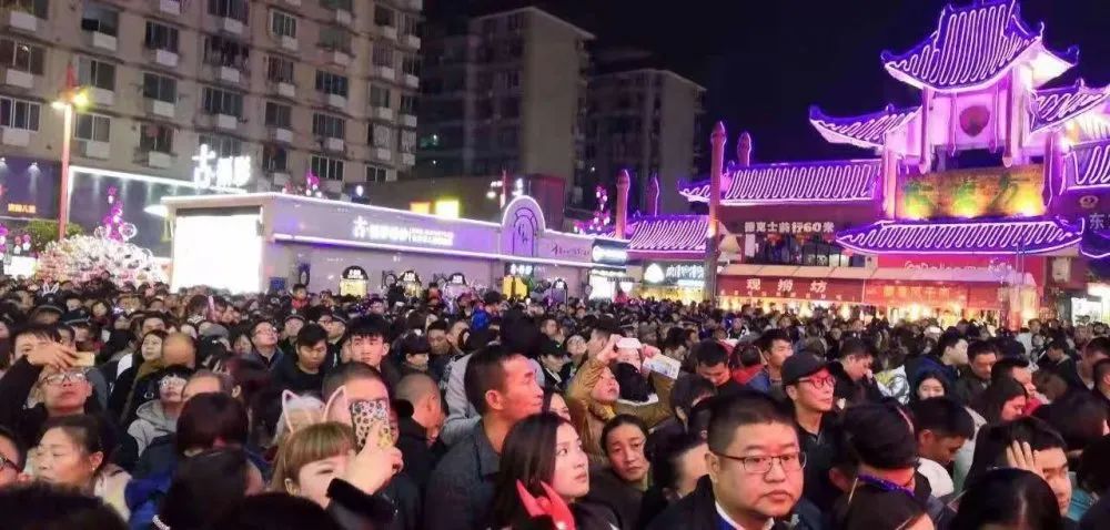 难说再见！自贡又一大型超市即将歇业，17年记忆将消失