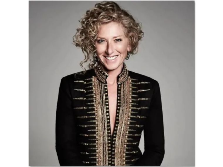 设计师KellyHoppen做客HOUSEOFWANG带着地毯壁纸新品畅聊“无限”