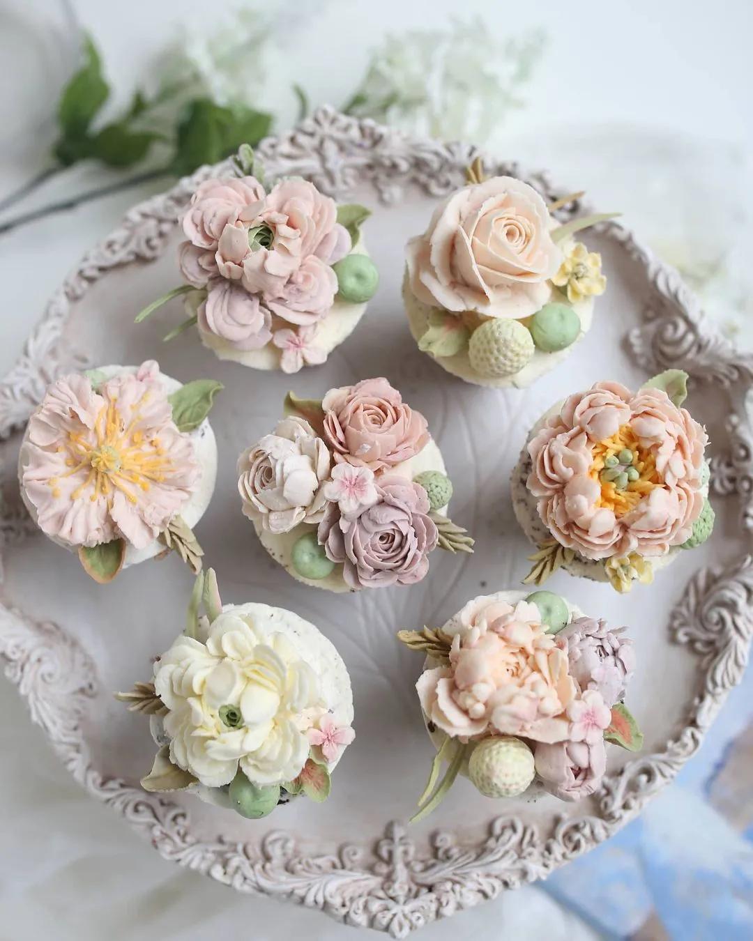 简单款式的母亲节蛋糕图片,六种不同口味母亲节蛋糕