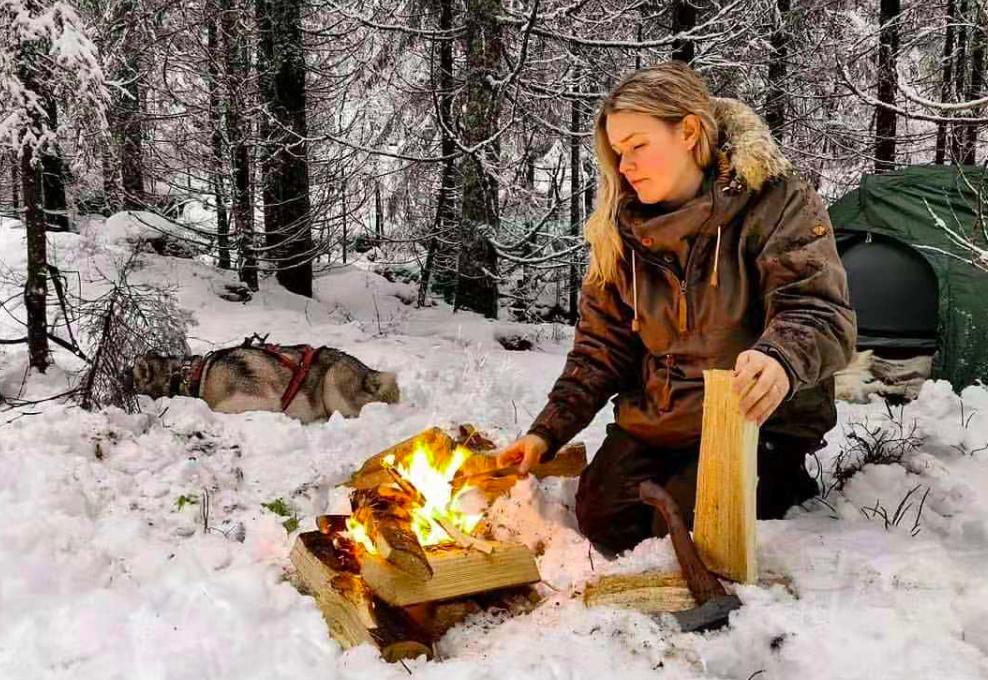 瑞典每年5周带薪休假，促使户外服饰商不得不教大家钻木取火