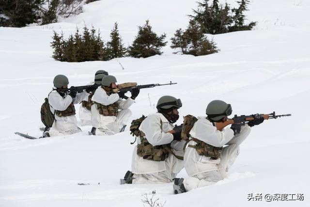 美军训练投降姿势,美军训练士兵投降