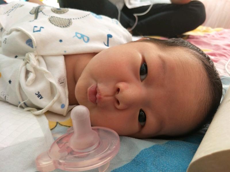 2月龄宝宝喜欢抿嘴,2岁宝宝老是嘴巴嘟嘟嘟