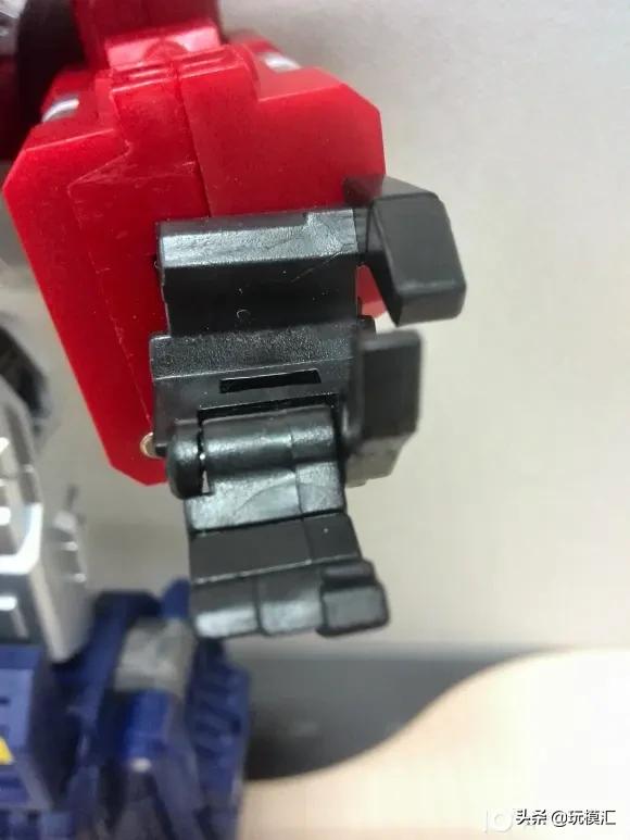 擎天柱电影版ls03玩具,03岁的玩具