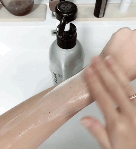 洗澡涂沐浴露身上会香香的吗,洗澡涂了沐浴露就可以了吗