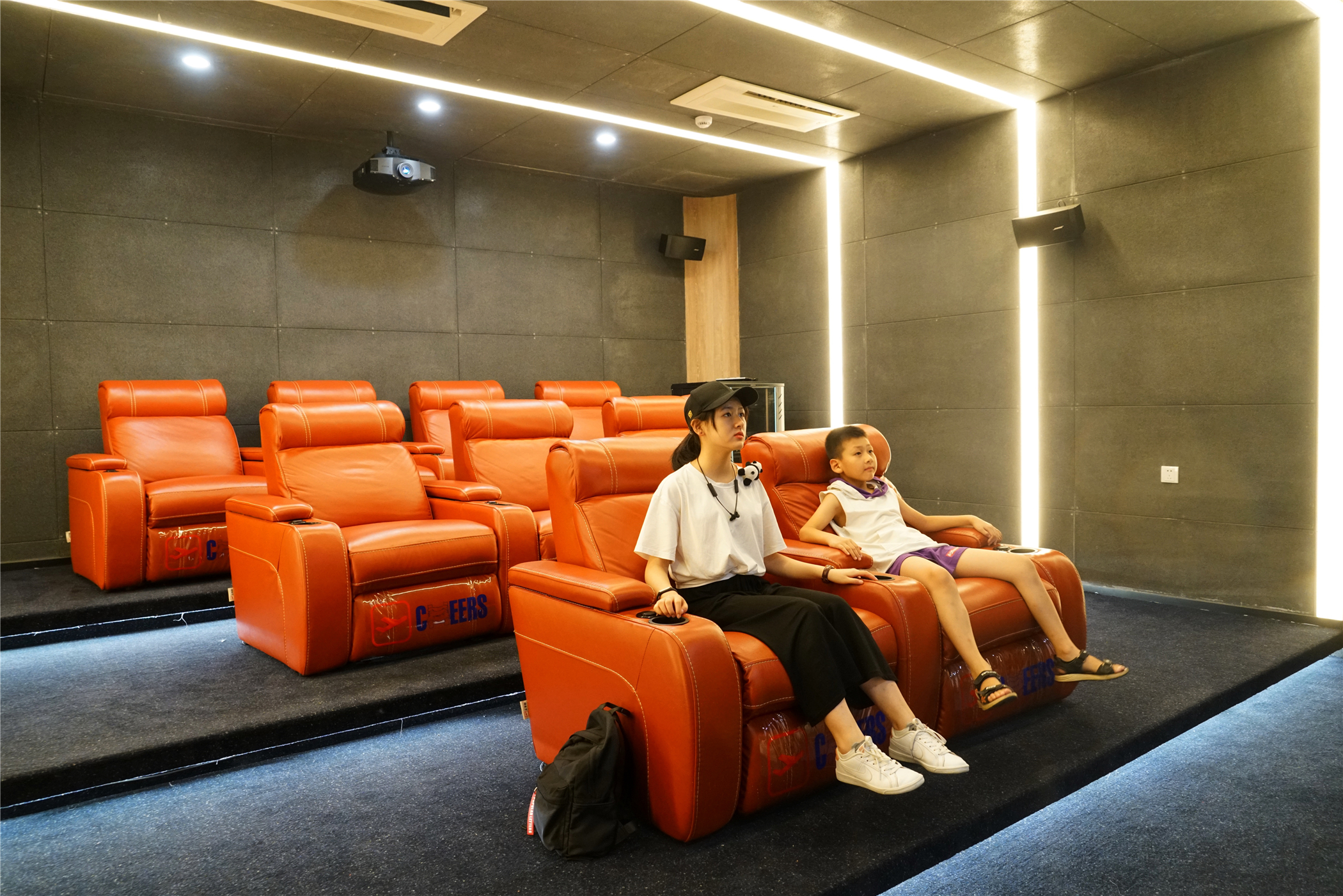 中国首家运动主题乐园,中国皮影戏乐园