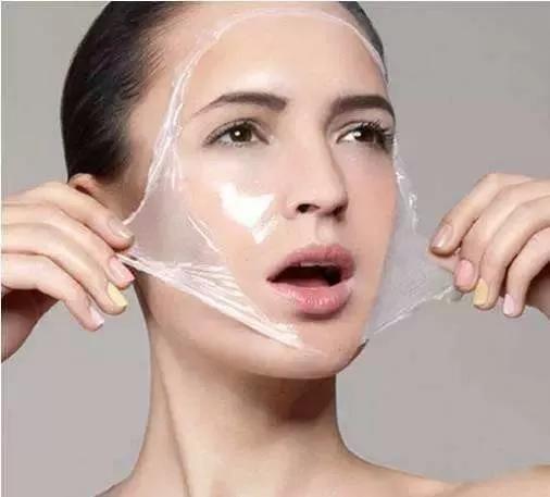 皮肤严重缺水该怎么补水,皮肤严重缺水怎么大量补水