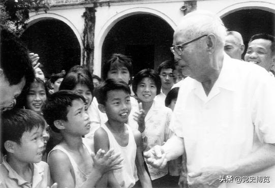 师恩似海深行草,师恩似海深桃李满天下全诗