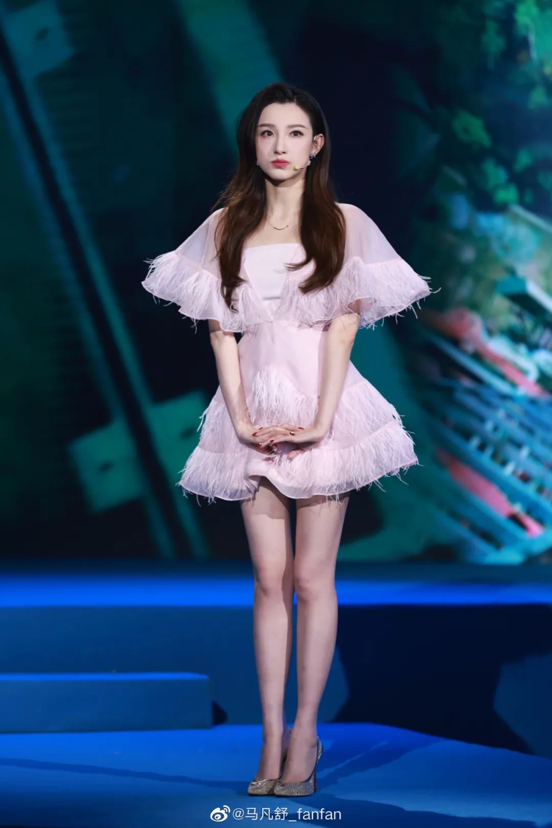 从倪萍到王冰冰国脸的审美变迁,与倪萍同年代的央视女主持人有谁