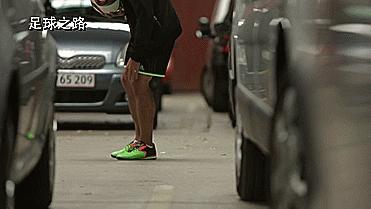 足球环绕地球,环绕地球足球慢动作回放