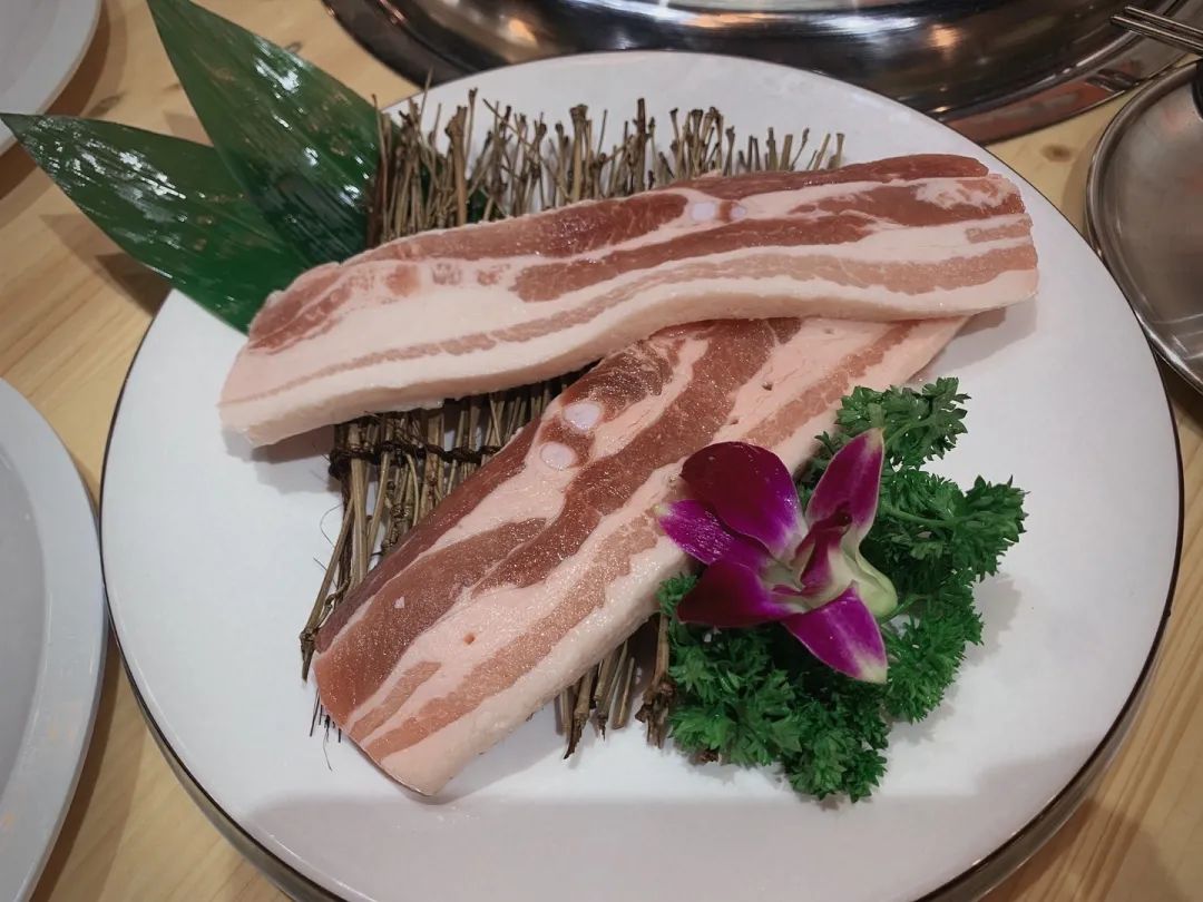 爱在17烟台视频,爱在17路夜景