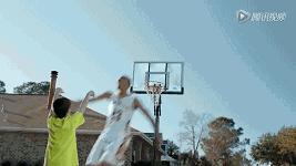 两个月前的边线球未解，现在又来个乌龙球！中国队，求你别急了