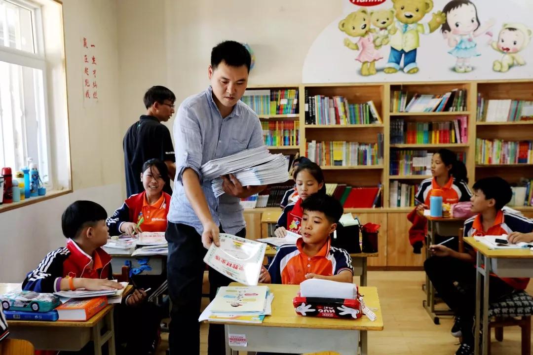 公益行|金星教育捐书助学，帮光爱孩子们圆梦未来