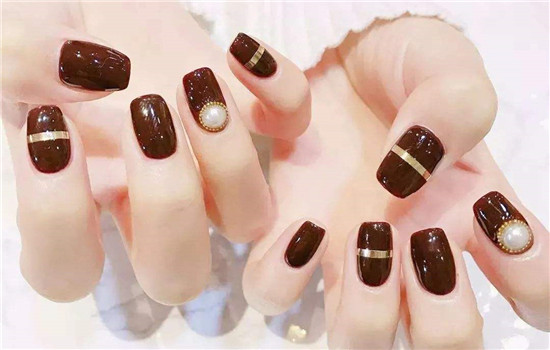 甲油胶干得很慢又没有照灯怎么办,怎样让甲油胶不用烤灯迅速变干