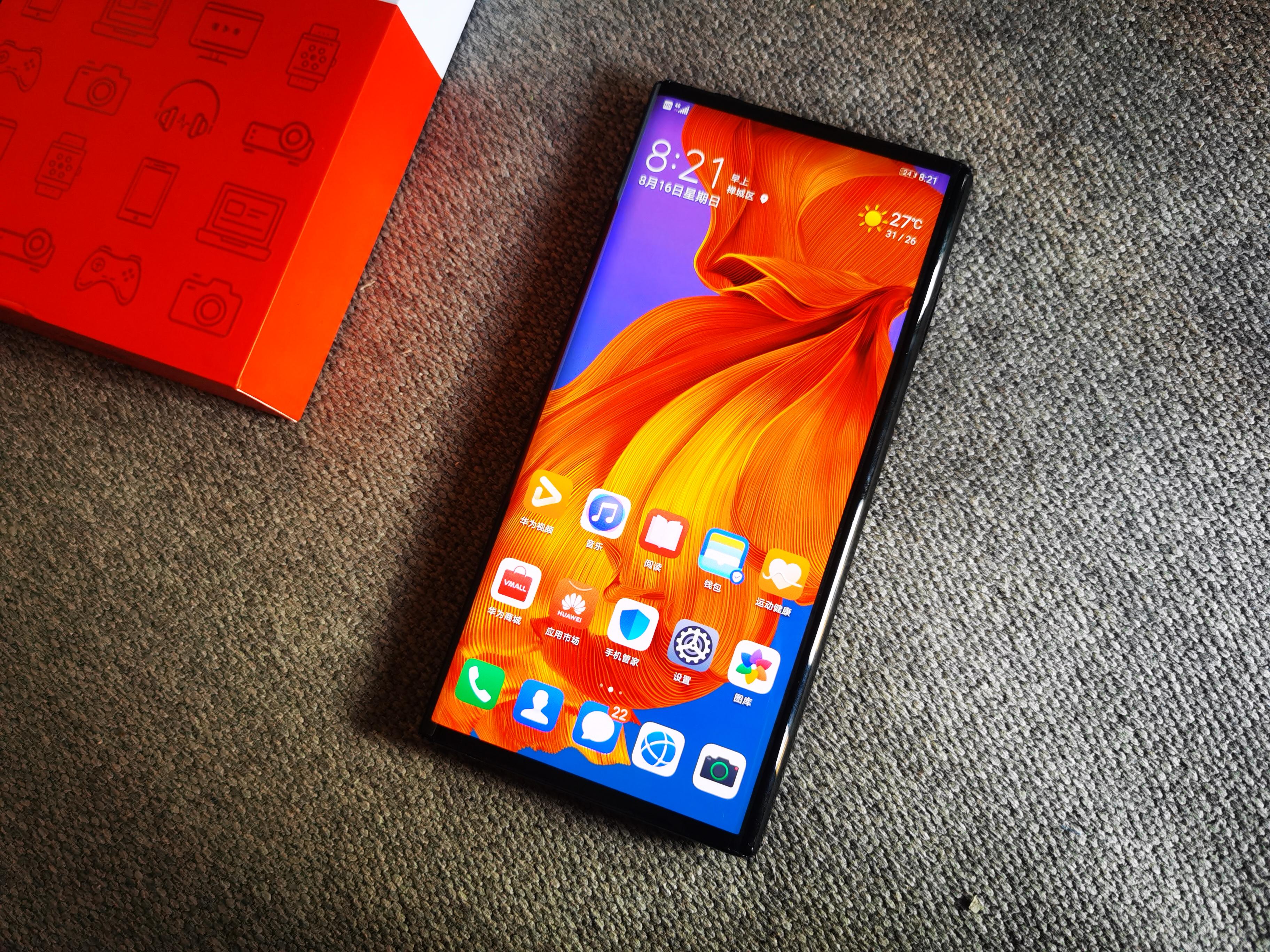 华为MateXs评测：昂贵的折叠手机｜带有灵活屏幕“后背”