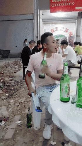 搞笑gif一看就是聪明人,搞笑gif趣图果然是亲生的笑死我了