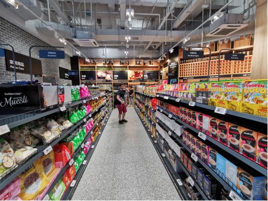 著名穷人超市开进中国!大妈疯抢,年轻人:这不是缩小版盒马吗?