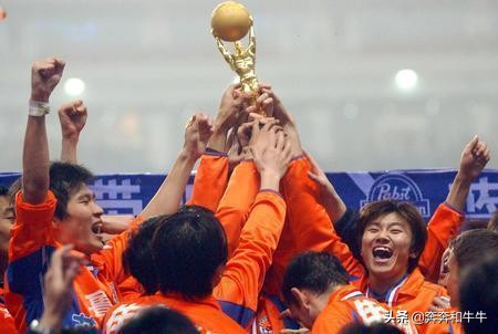 1999年带领山东鲁能泰山夺得双冠,99年鲁能泰山双冠王之路