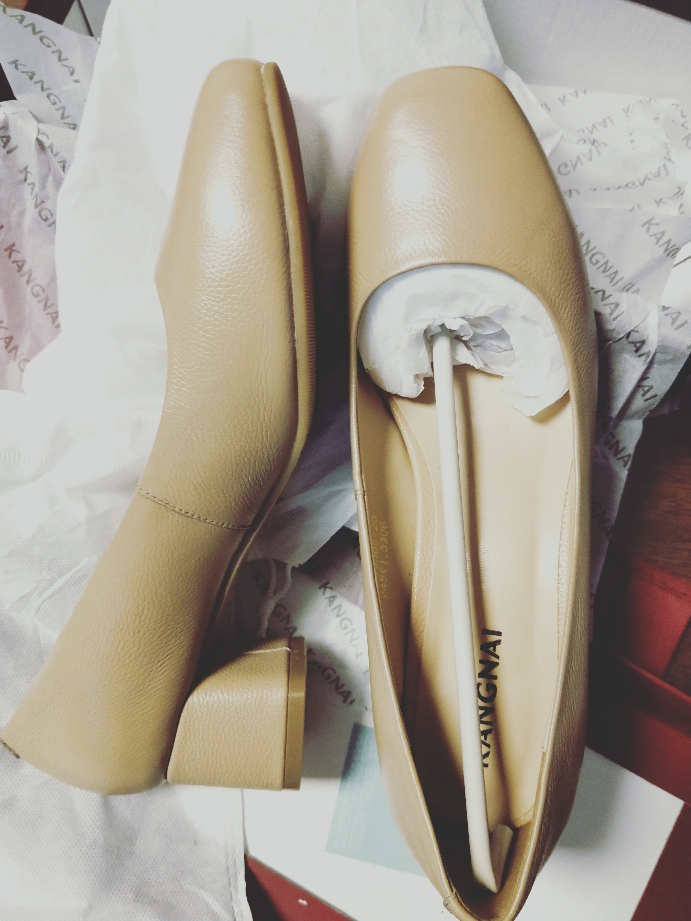 康奈休闲鞋子,康奈女鞋冬款皮鞋怎么样