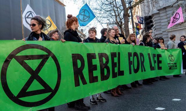 你扔掉的二手货，怎么又被Zara带火了