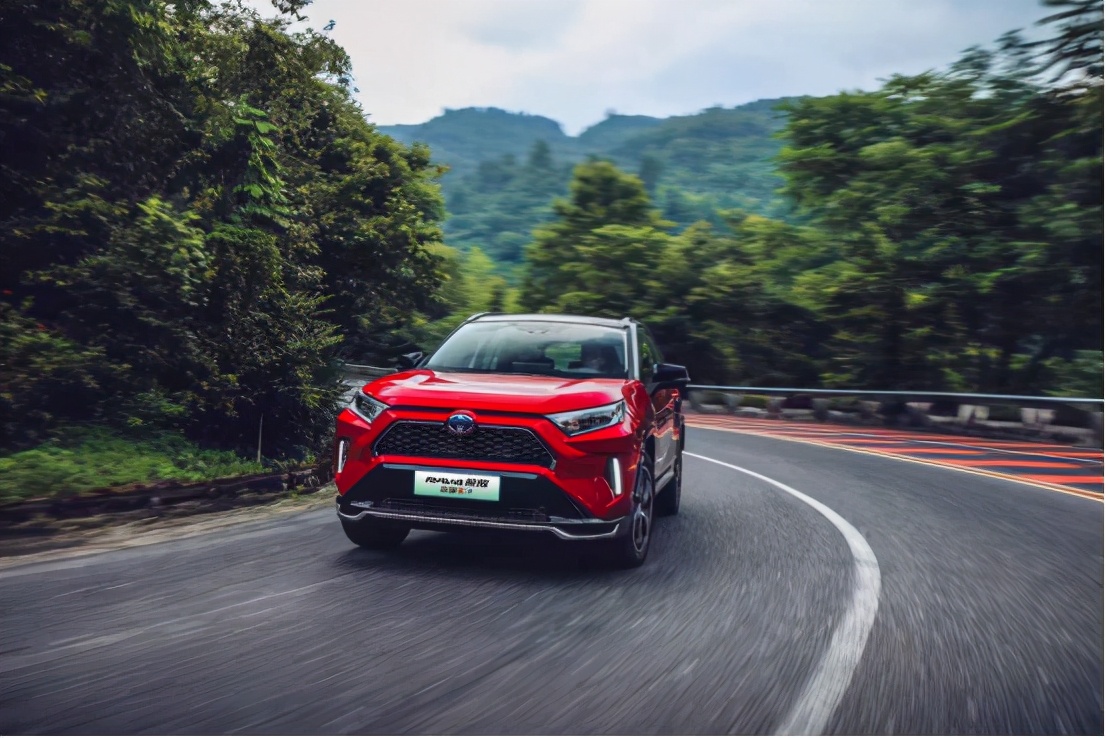 18年丰田卡罗拉双擎混动1.8怎么样,丰田双擎混动最新款