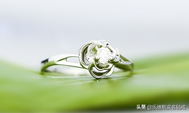 如何挑选钻戒的基本知识,如何挑选钻戒的品牌和款式