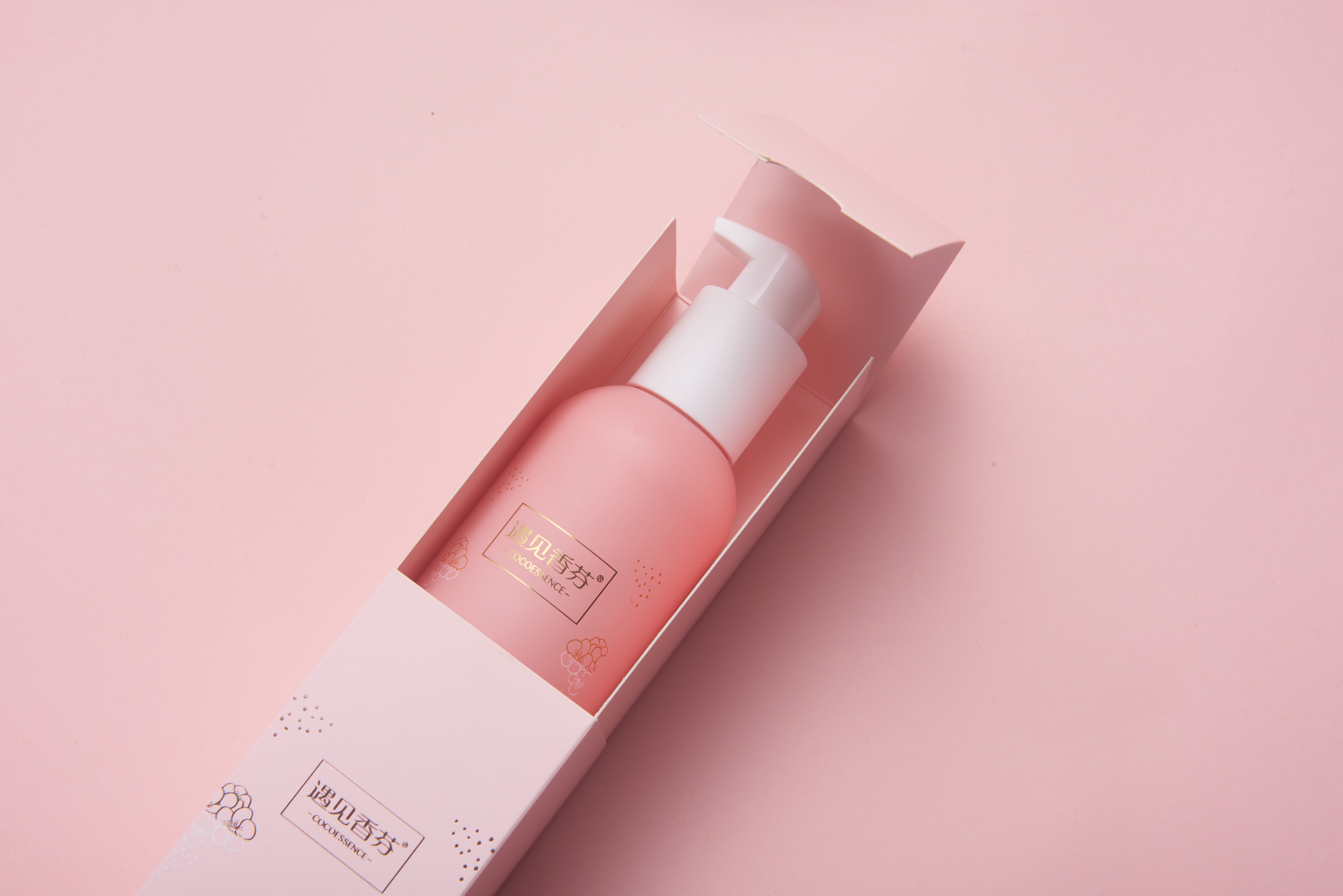 能让小哥哥醉倒在你“少女香”中的身体乳,香甜桃花就是可爱本爱